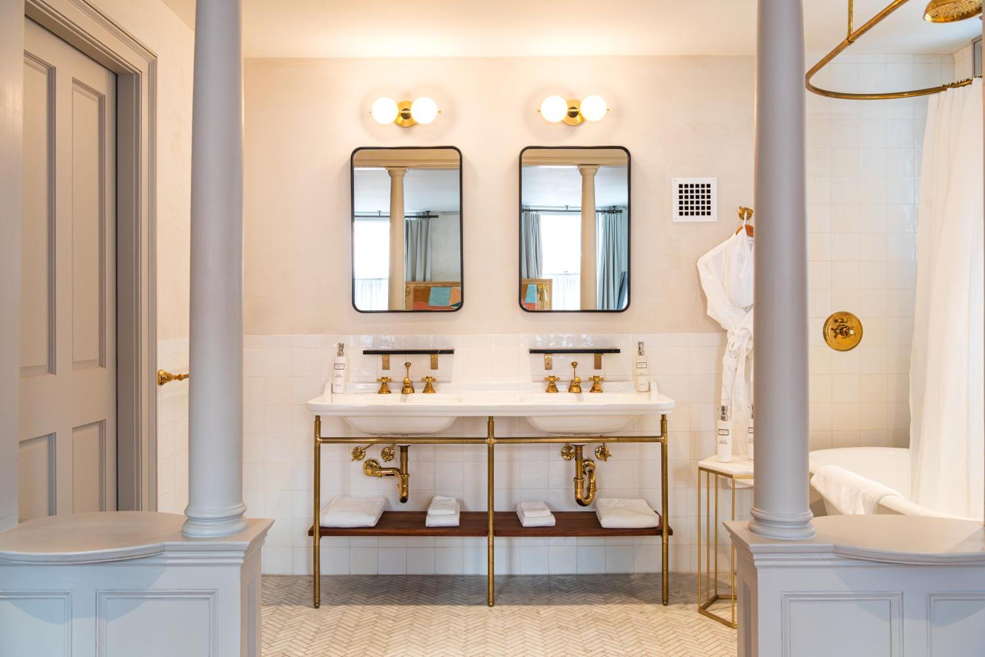 Hotel Kinsley Kingston Esterno foto